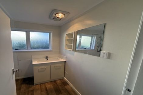 Photo of property in 10 Norfolk Grove, Cannons Creek, Porirua, 5024