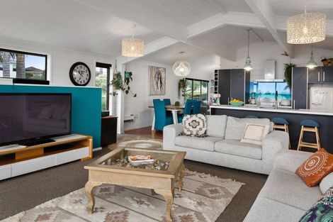 Photo of property in 37 The Crescent, Waihi Beach, 3611