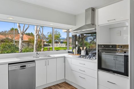 Photo of property in 2 Leigh Place, Paraparaumu Beach, Paraparaumu, 5032