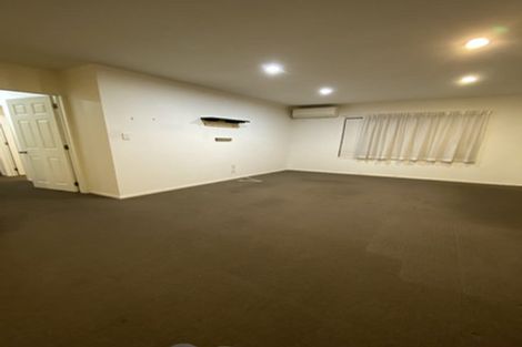 Photo of property in 256b Great North Road, Henderson, Auckland, 0612