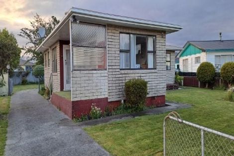 Photo of property in 19 Balmoral Street, Levin, 5510