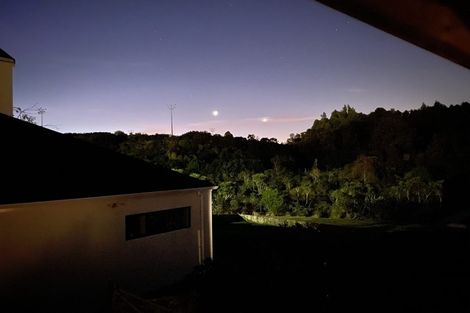 Photo of property in 2/13a Kitewao Street, Northcote, Auckland, 0627