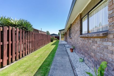 Photo of property in 8 Oak Place, Whakatane, 3120