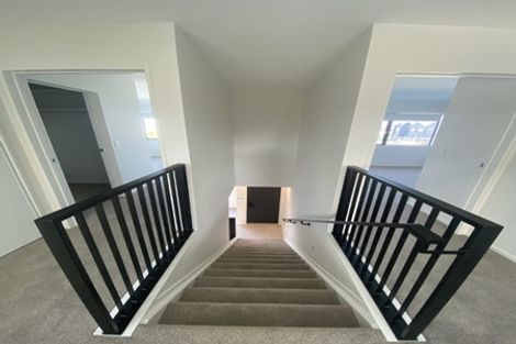 Photo of property in 2 Port Way, Rosehill, Papakura, 2113