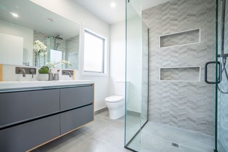 Photo of property in 16 Atlantic Drive, Fitzherbert, Palmerston North, 4410