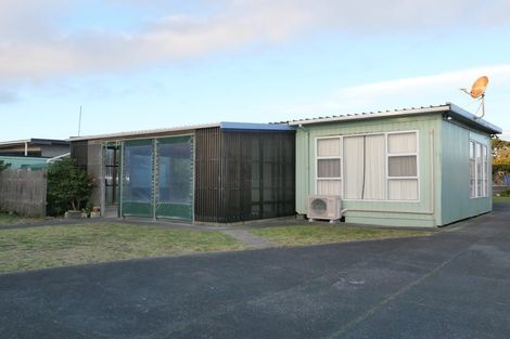 Photo of property in 27 Moana Street, Otaki Beach, Otaki, 5512