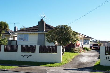 Photo of property in 6 Courtenay Crescent, Mangere East, Auckland, 2024