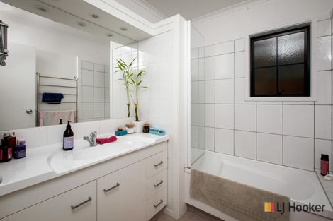 Photo of property in 25 Pohutukawa Drive, Athenree, Katikati, 3177