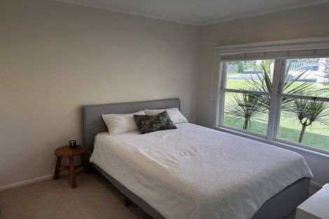 Photo of property in 1/43 Tramway Road, Beach Haven, Auckland, 0626