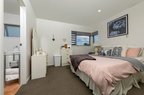 Photo of property in 5/103 Swanson Road, Henderson, Auckland, 0610
