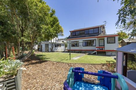 Photo of property in 14 Muscat Place, Henderson, Auckland, 0612