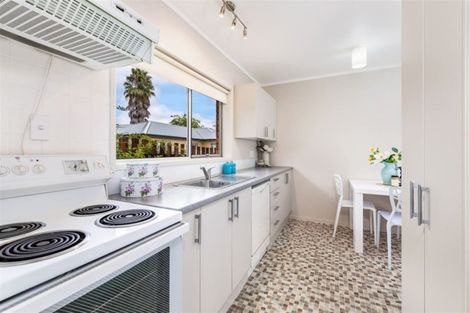 Photo of property in 3/17 Captain Scott Road, Glen Eden, Auckland, 0602