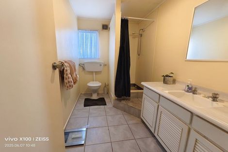 Photo of property in 1/27 Kerswill Place, Pakuranga, Auckland, 2010