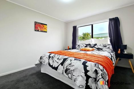 Photo of property in 11a De Bloge Place, Clendon Park, Auckland, 2103