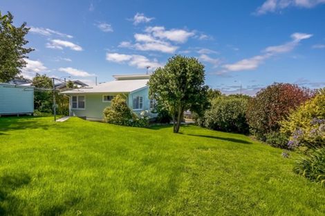 Photo of property in 225 Dowse Drive, Maungaraki, Lower Hutt, 5010