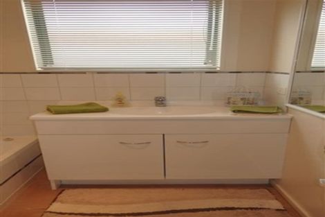 Photo of property in 28 Abiru Crescent, Favona, Auckland, 2024