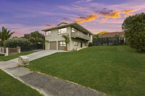 Photo of property in 12 Cyclades Place, Shelly Park, Auckland, 2014