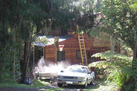 Photo of property in 8 Brownie Road, Laingholm, Auckland, 0604