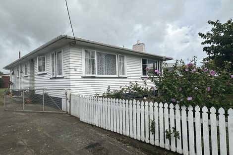 Photo of property in 131 Broadway, Waitara, 4320