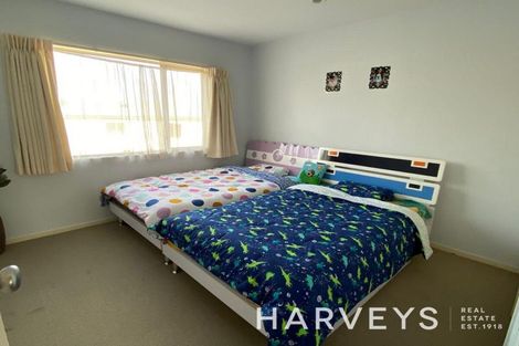 Photo of property in 2/17 Charlenne Close, Ranui, Auckland, 0612
