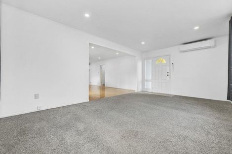 Photo of property in 11 Sunnyside Crescent, Papatoetoe, Auckland, 2025