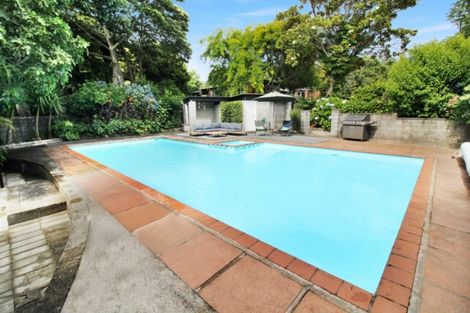 Photo of property in 5b Bromley Place, Westown, New Plymouth, 4310