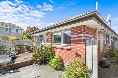 Photo of property in 2/27 Hills Road, Edgeware, Christchurch, 8013