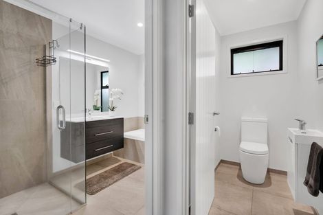 Photo of property in 8 Clinton Street, Fitzroy, New Plymouth, 4312