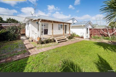 Photo of property in 1/18 Eulogy Place, Randwick Park, Auckland, 2105