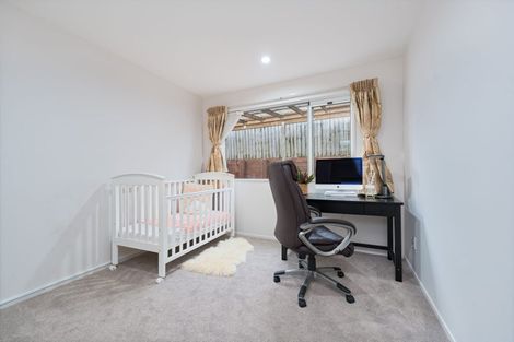 Photo of property in 9 Cityview Place, Massey, Auckland, 0614