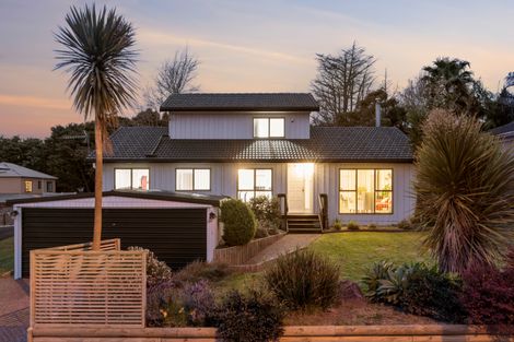 Photo of property in 24 Deodar Place, Totara Heights, Auckland, 2105