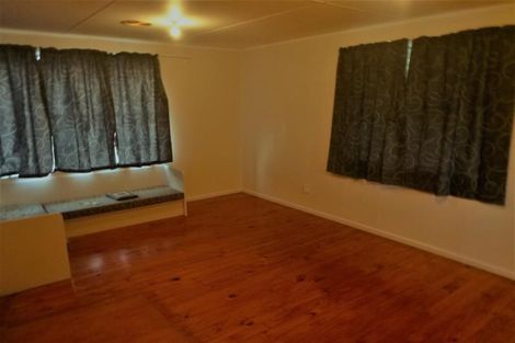 Photo of property in 18 Takapuwahia Drive, Takapuwahia, Porirua, 5022
