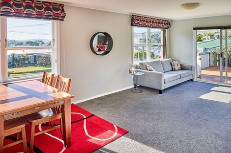 Photo of property in 31 Larsen Crescent, Tawa, Wellington, 5028