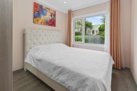 Photo of property in 80 Taikata Road, Te Atatu Peninsula, Auckland, 0610