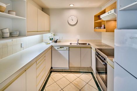 Photo of property in Highwic, 5/32 Hobson Street, Thorndon, Wellington, 6011