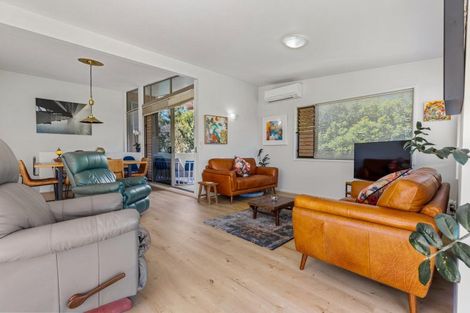 Photo of property in 2/25 Auld Street, Torbay, Auckland, 0630