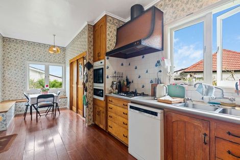 Photo of property in 36 Onewa Road, Northcote Point, Auckland, 0627