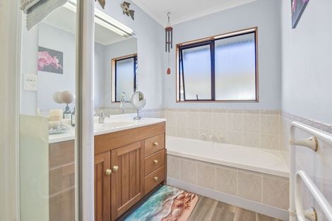 Photo of property in 4a Kestrel Heights, Arkles Bay, Whangaparaoa, 0932
