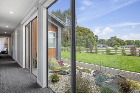 Photo of property in 20 Lancewood Way, Kinloch, Taupo, 3377