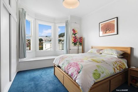 Photo of property in 18 Queen Street, Mount Victoria, Wellington, 6011
