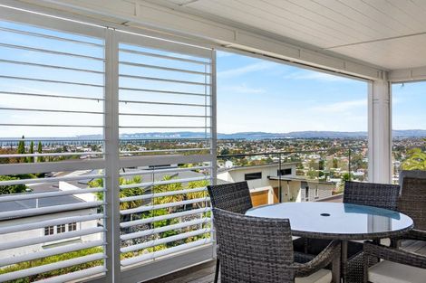 Photo of property in 7 Enfield Road, Hospital Hill, Napier, 4110