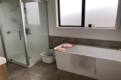 Photo of property in 9 Koru Place, Snells Beach, 0920