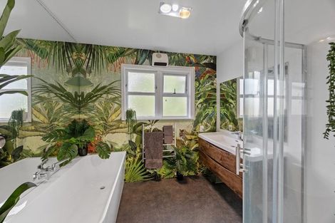 Photo of property in 95 Wallace Road, Mangere Bridge, Auckland, 2022