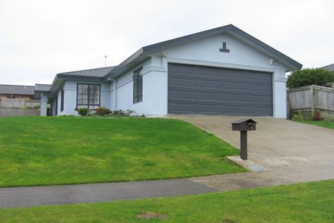 Photo of property in 15 Logan Way, Kelvin Grove, Palmerston North, 4414