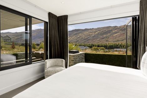 Photo of property in 4 Owen Marshall Lane, Arrowtown, 9371