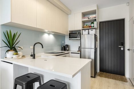 Photo of property in 4 Mana Place, Te Atatu Peninsula, Auckland, 0610