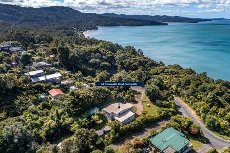 Photo of property in 69 Cornwallis Road, Cornwallis, Auckland, 0604