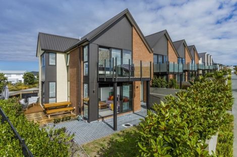 Photo of property in 24 Te Oneroa Way, Long Bay, Auckland, 0630