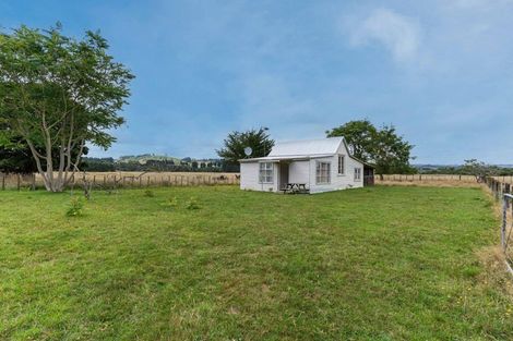 Photo of property in 30 Sandon Block Road, Ohingaiti, Hunterville, 4783