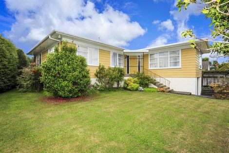 Photo of property in 87 Hillcrest Avenue, Hillcrest, Auckland, 0627